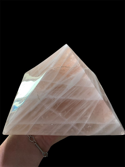 Pyramide geante Quartz Rose